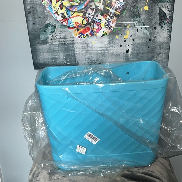 Rubber Beach Bag With Zipper - Picture 2 of 8